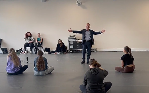 Terry Hyde giving a workshop to dancers